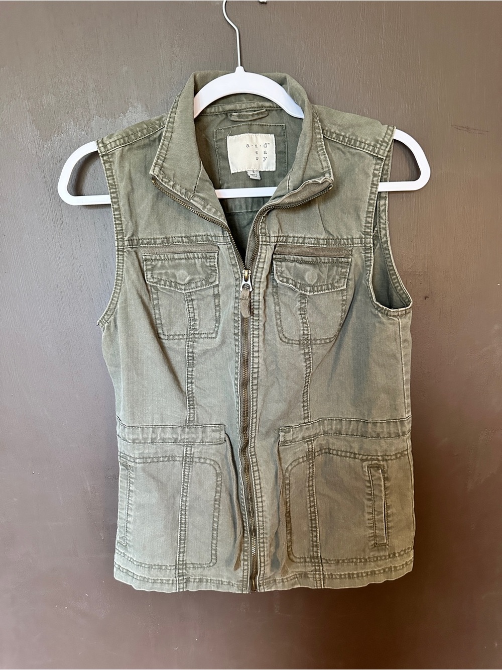a.n.d. away Women’s Small Olive Green Utility Cargo Vest Zip Front